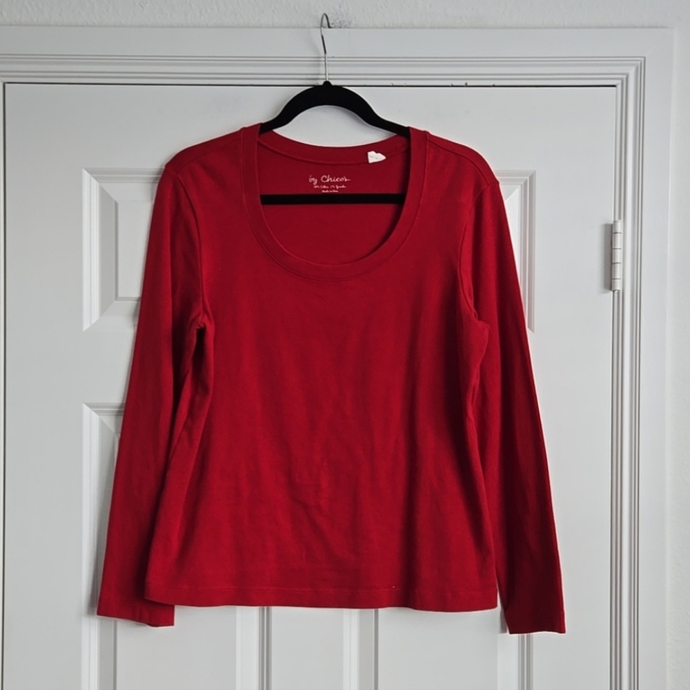 Round neck chicos red long sleeve